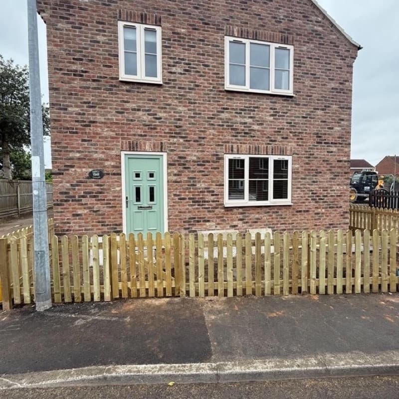 Picket Fence Panel – image 1